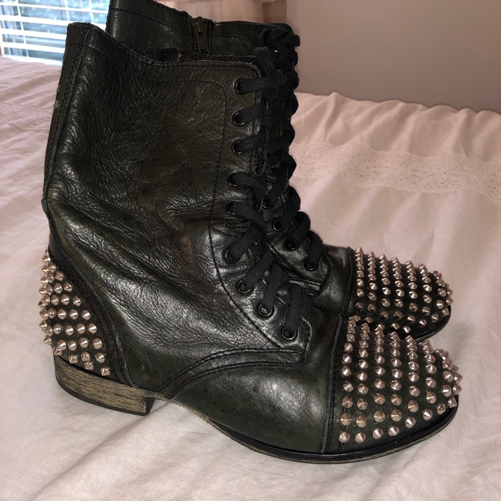 Steve Madden combat style boots